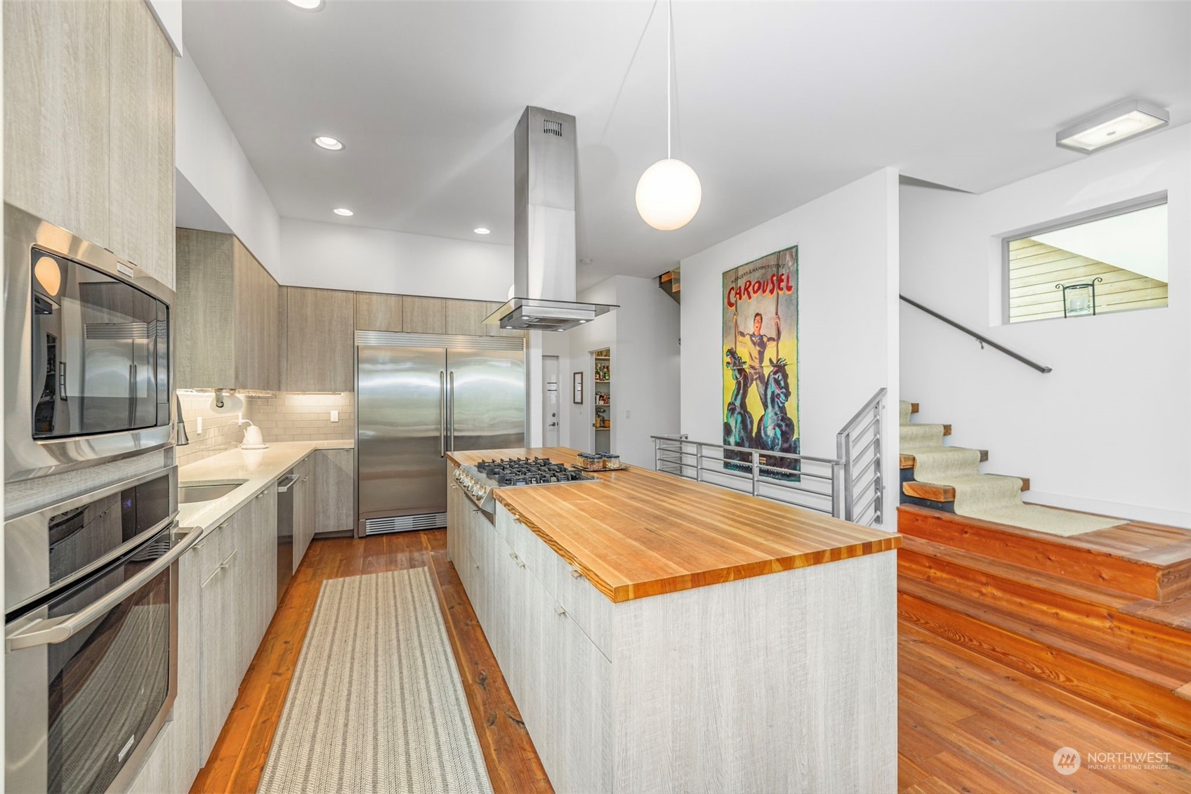 715 N 77th