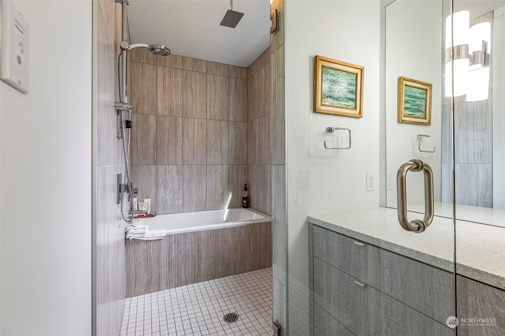 715 N 77th