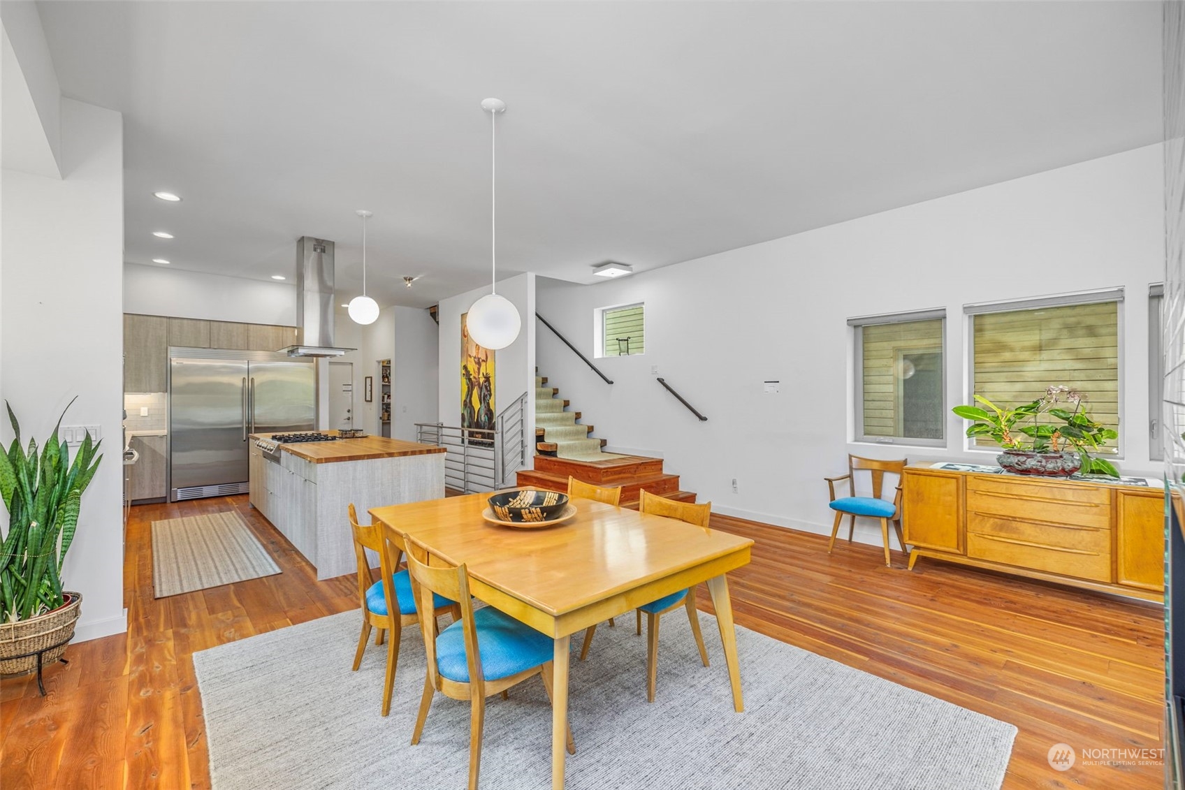 715 N 77th