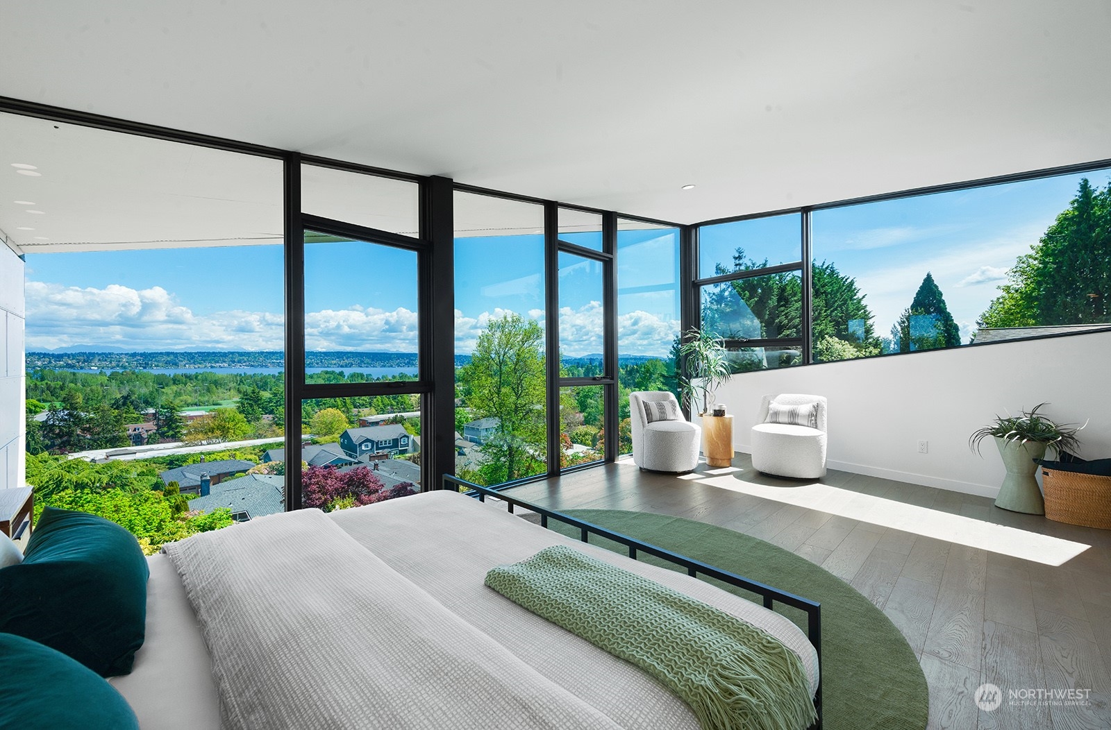 7216 57th Avenue NE