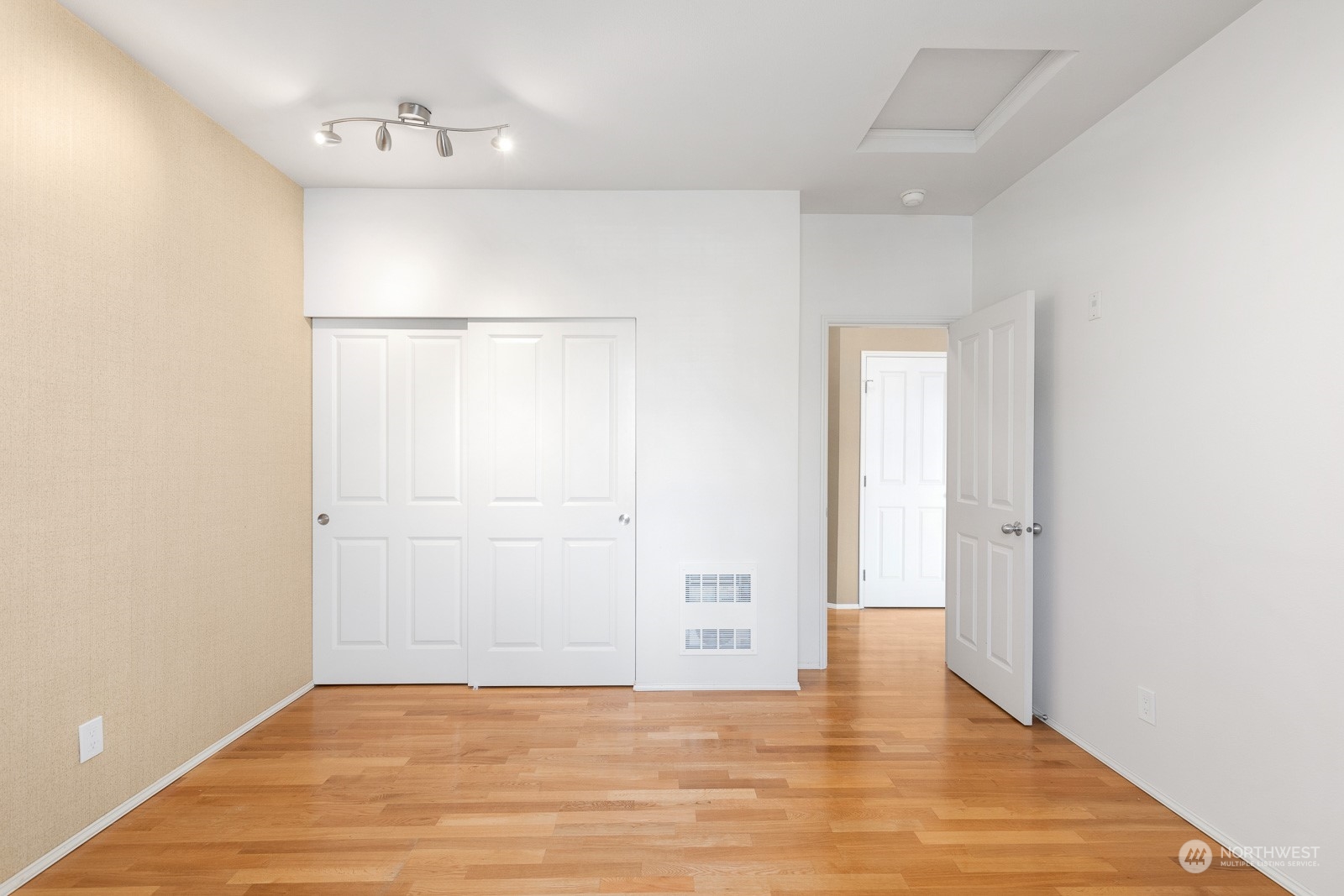 504 241st Lane SE Unit: B6