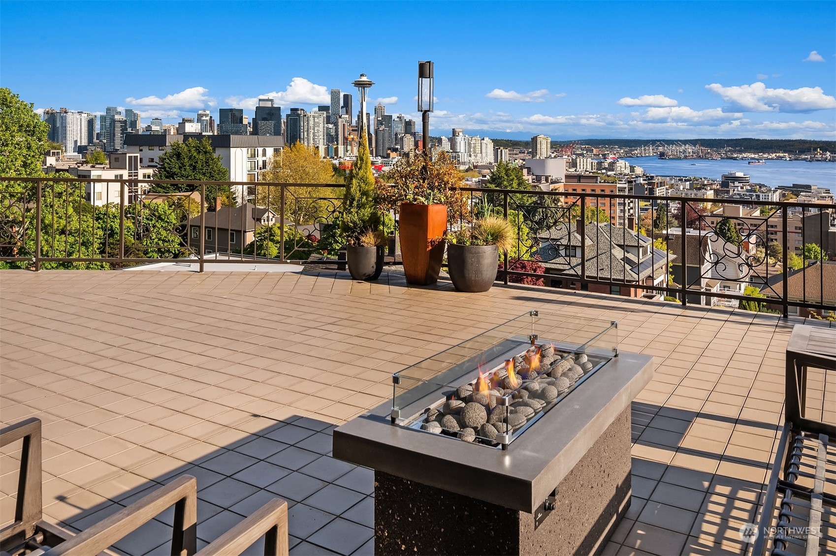 111 W Highland Drive Unit: 2W