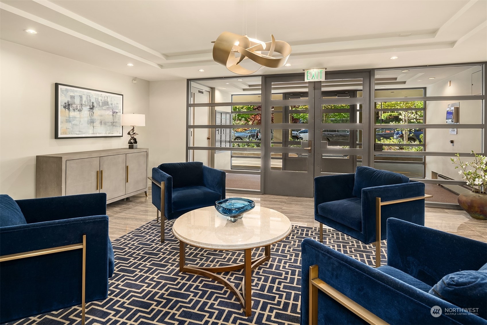 111 W Highland Drive Unit: 2W