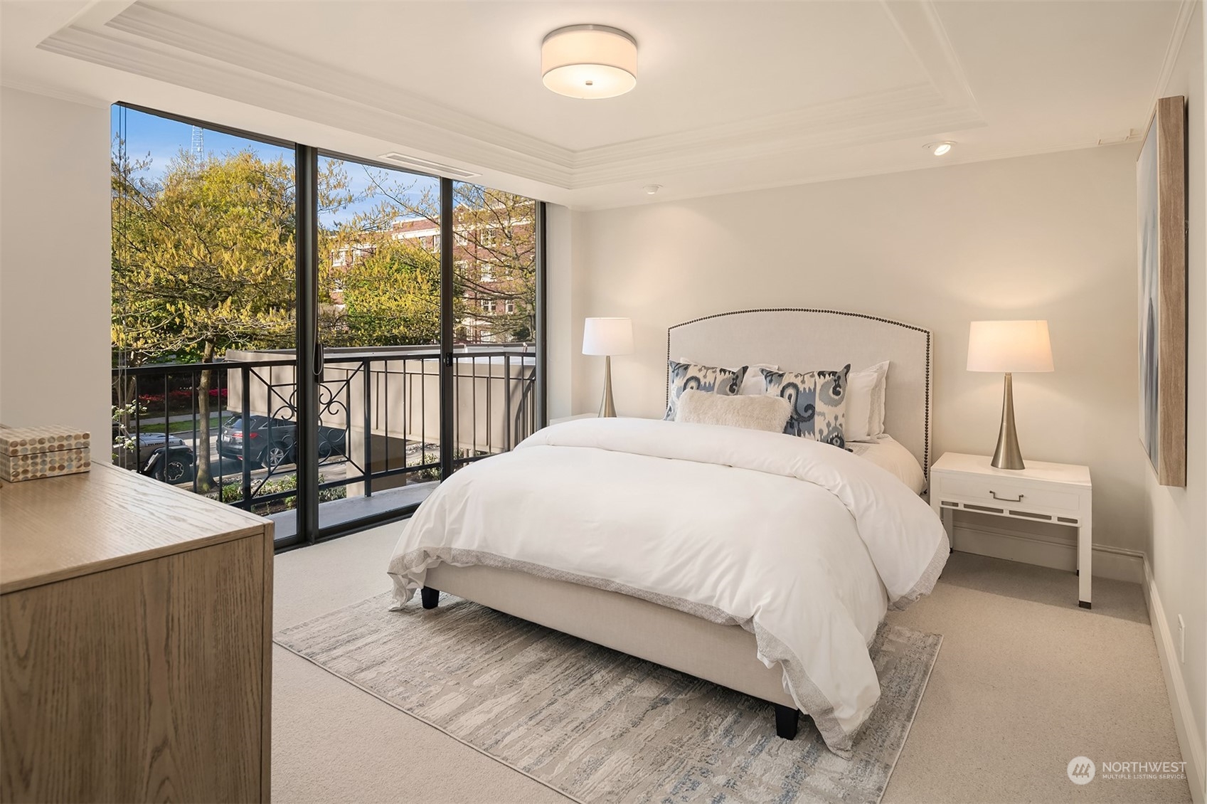 111 W Highland Drive Unit: 2W
