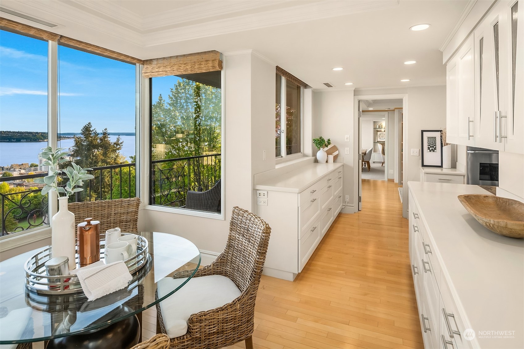 111 W Highland Drive Unit: 2W