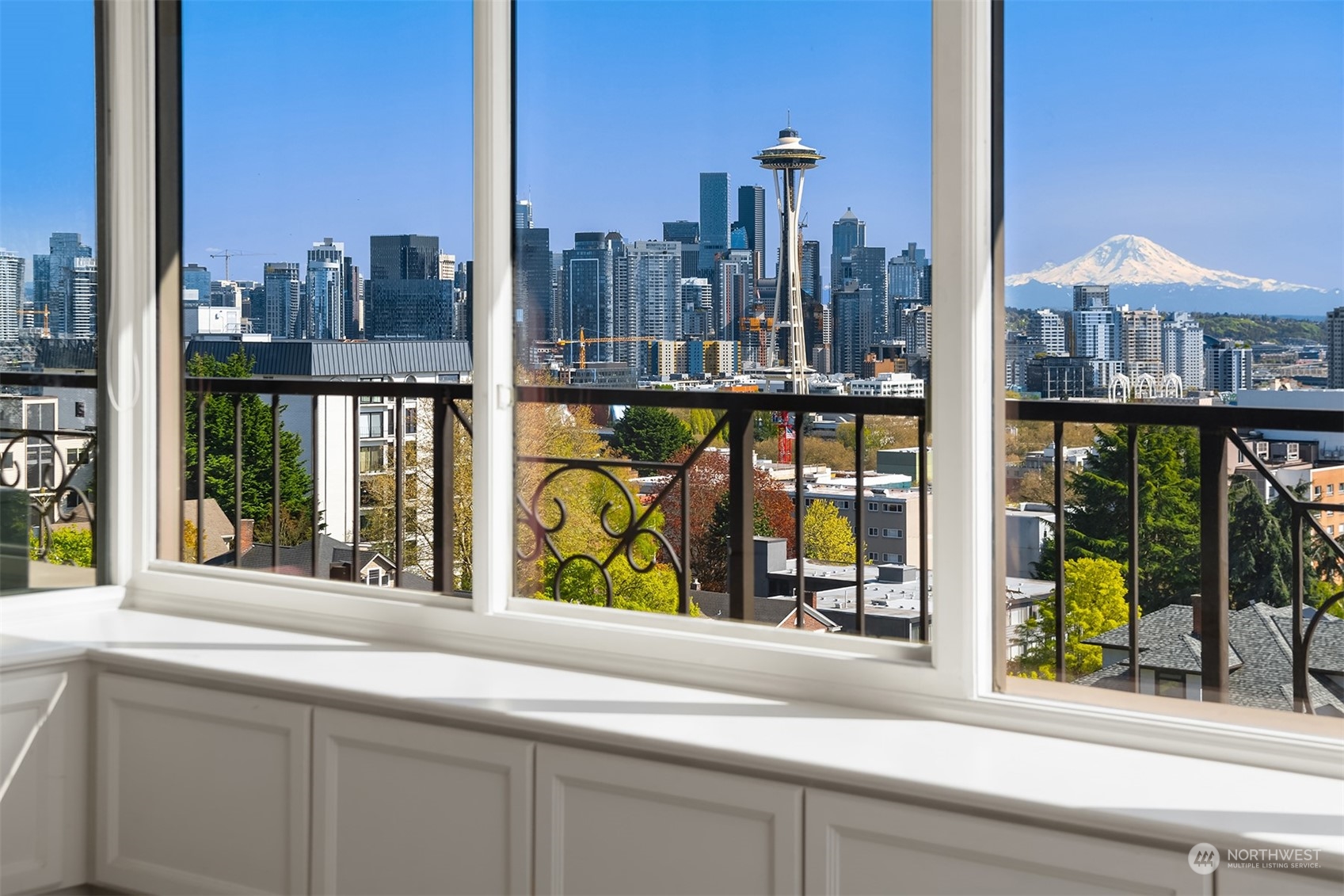 111 W Highland Drive Unit: 2W