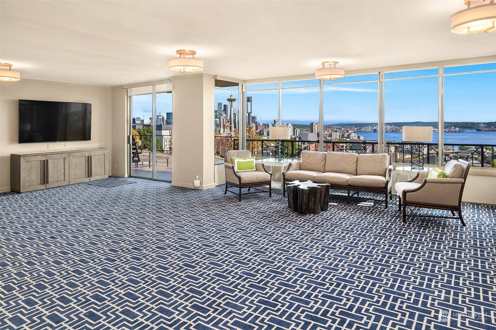 111 W Highland Drive Unit: 2W