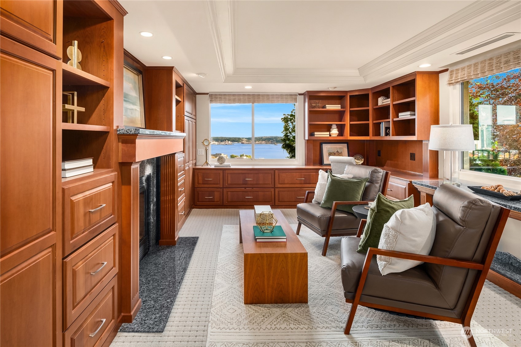 111 W Highland Drive Unit: 2W