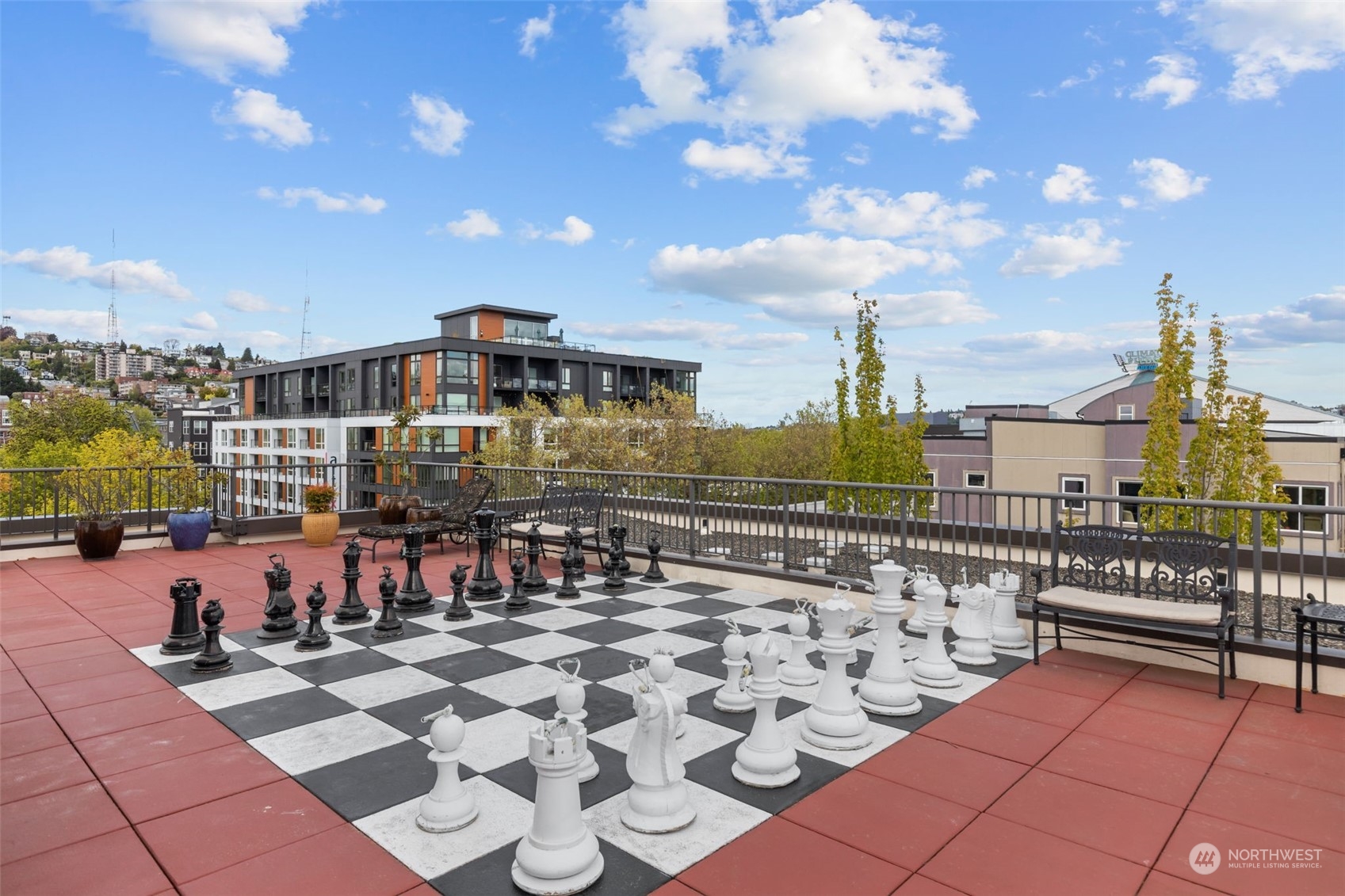 323 Queen Anne Ave N Unit: 410