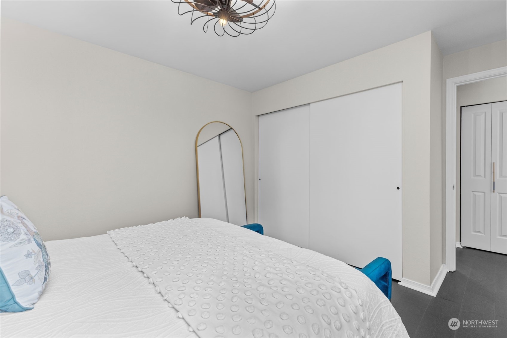 323 Queen Anne Ave N Unit: 410