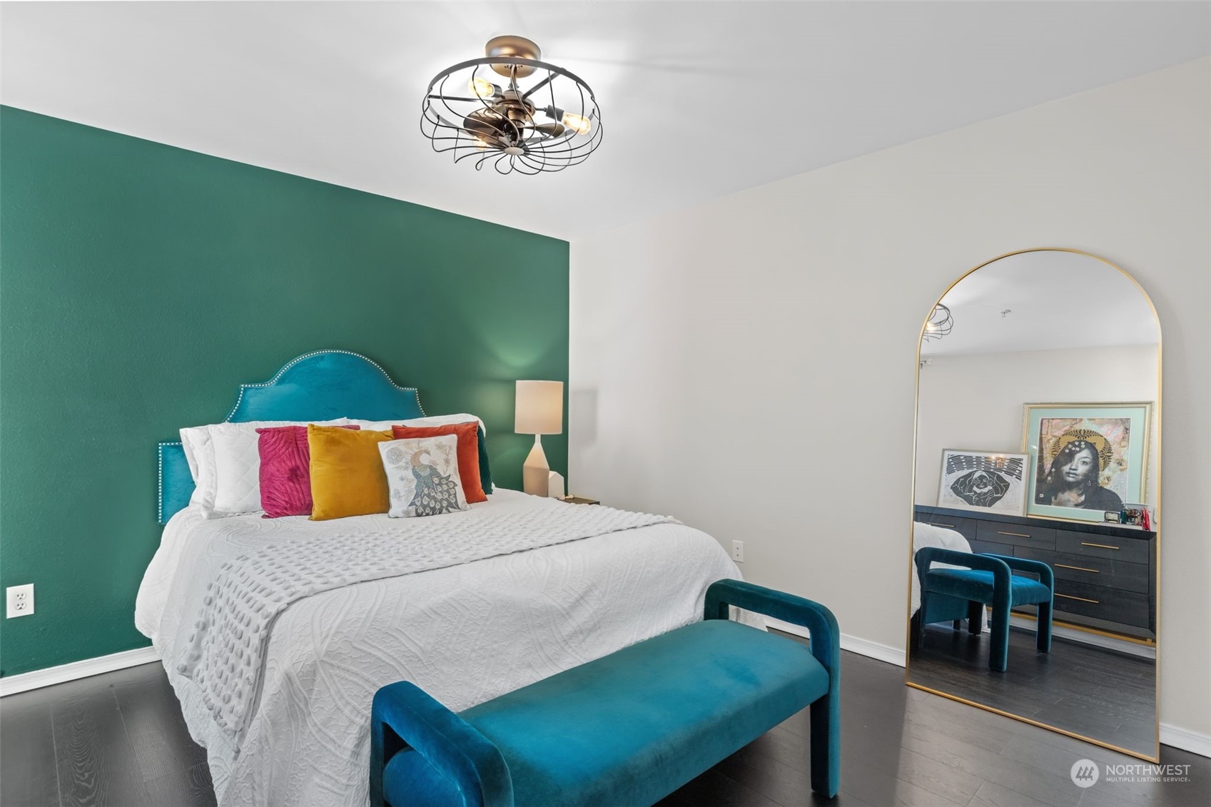 323 Queen Anne Ave N Unit: 410
