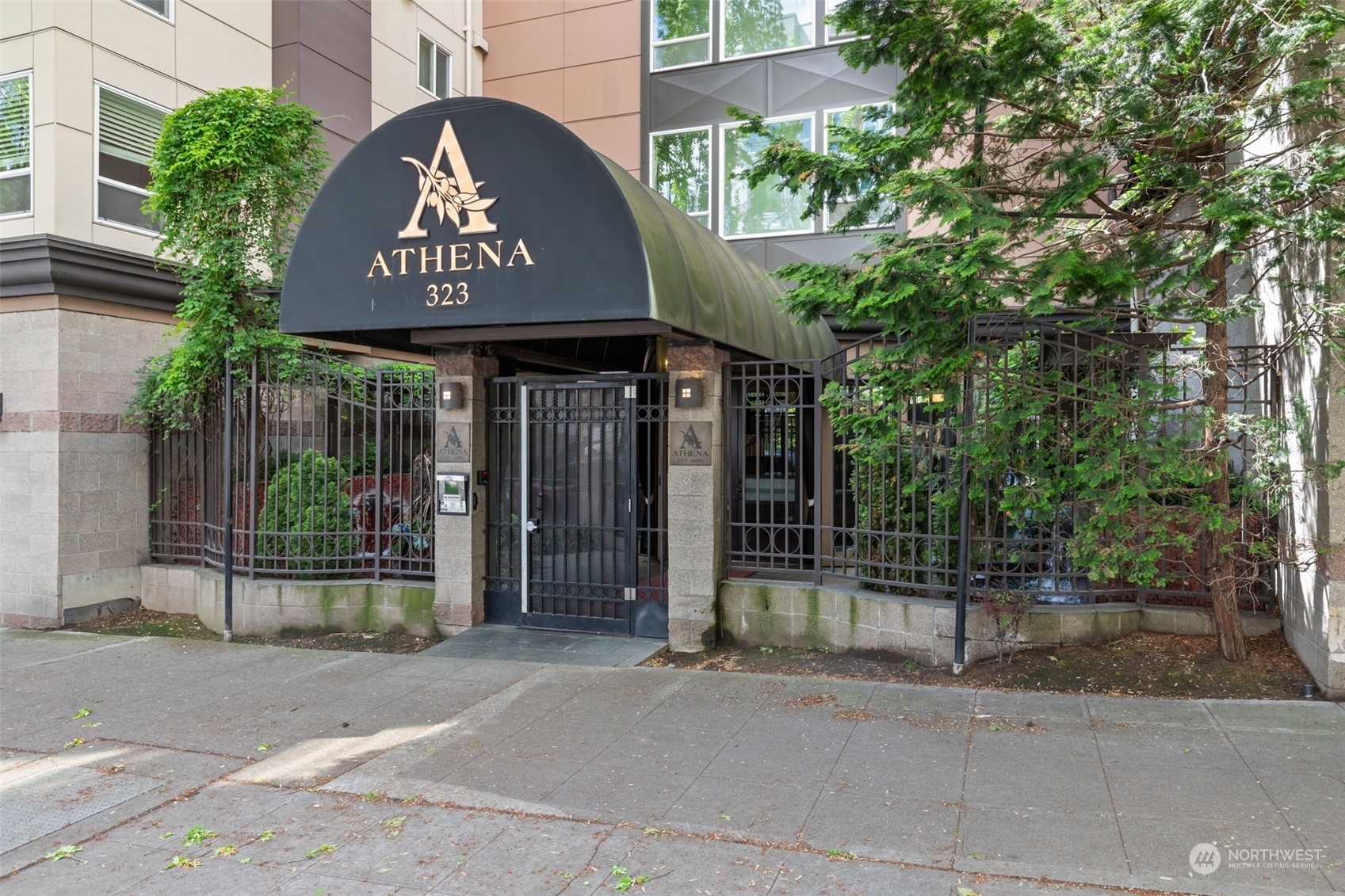 323 Queen Anne Ave N Unit: 410