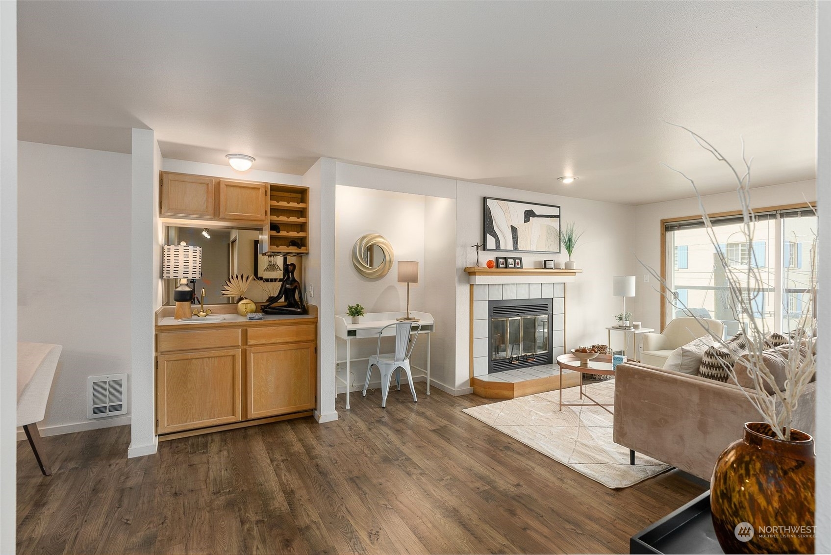 1800 Boylston Avenue Unit: 202