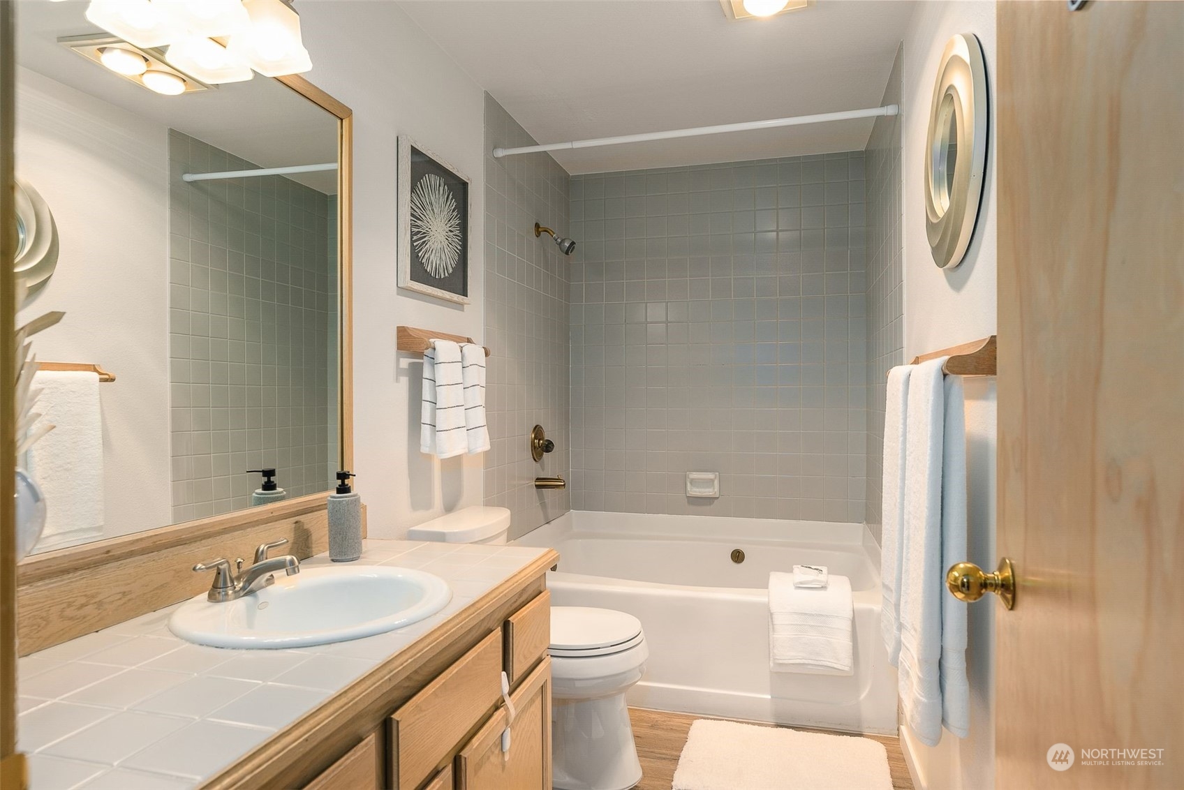 1800 Boylston Avenue Unit: 202