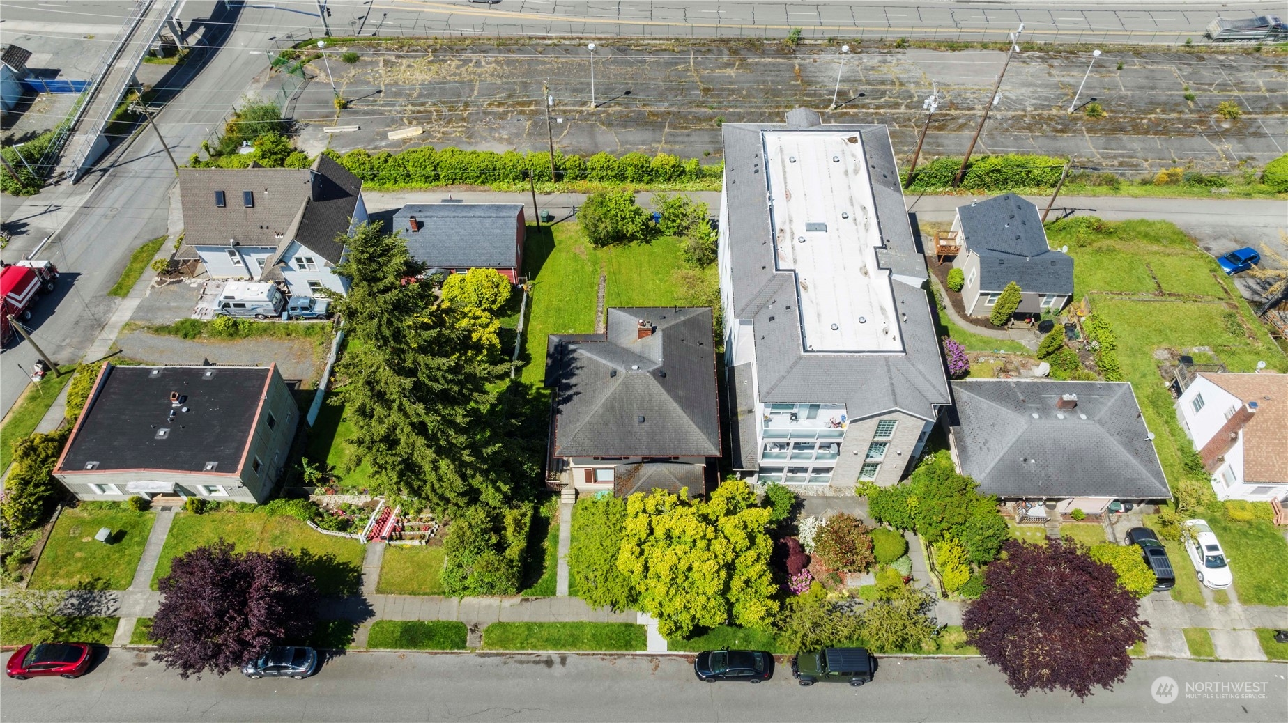 2422 Grand Avenue