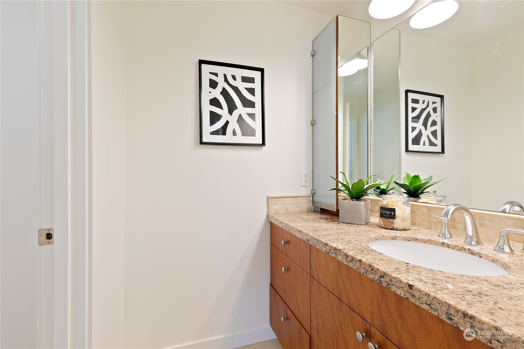 960 5th Avenue S Unit: 203