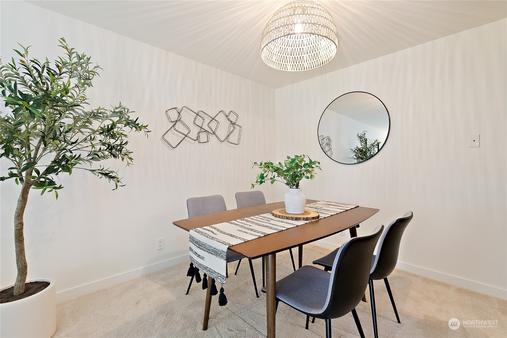 960 5th Avenue S Unit: 203