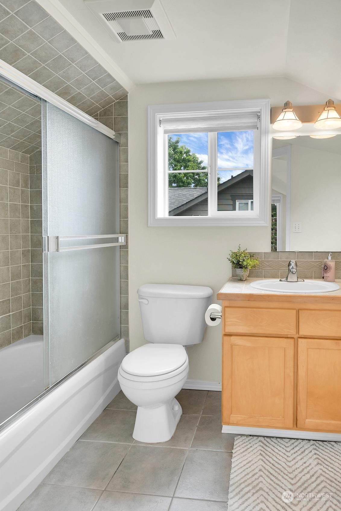 443 Ravenna Boulevard NE Unit: A