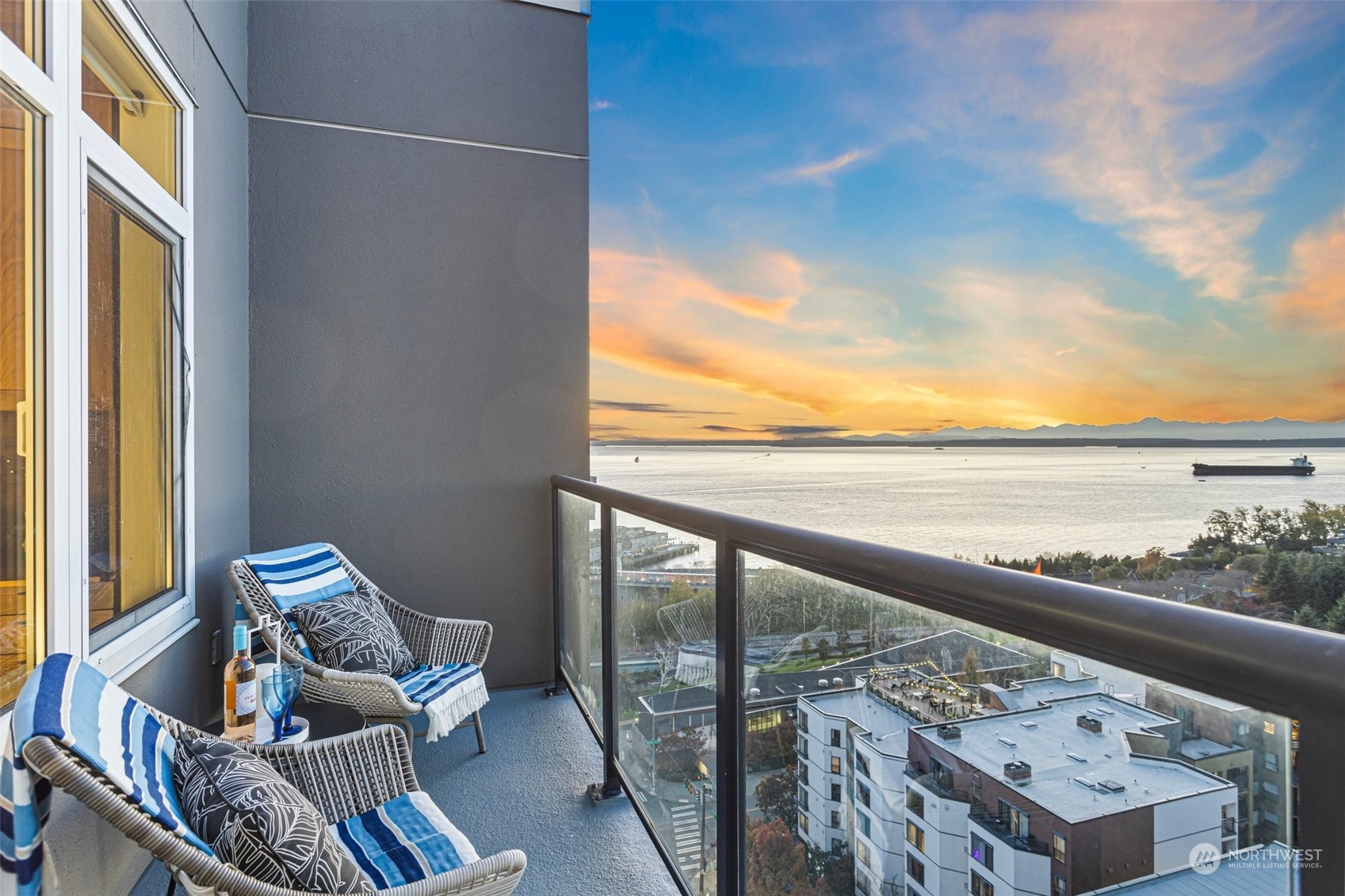 2801 1st Avenue Unit: 1216