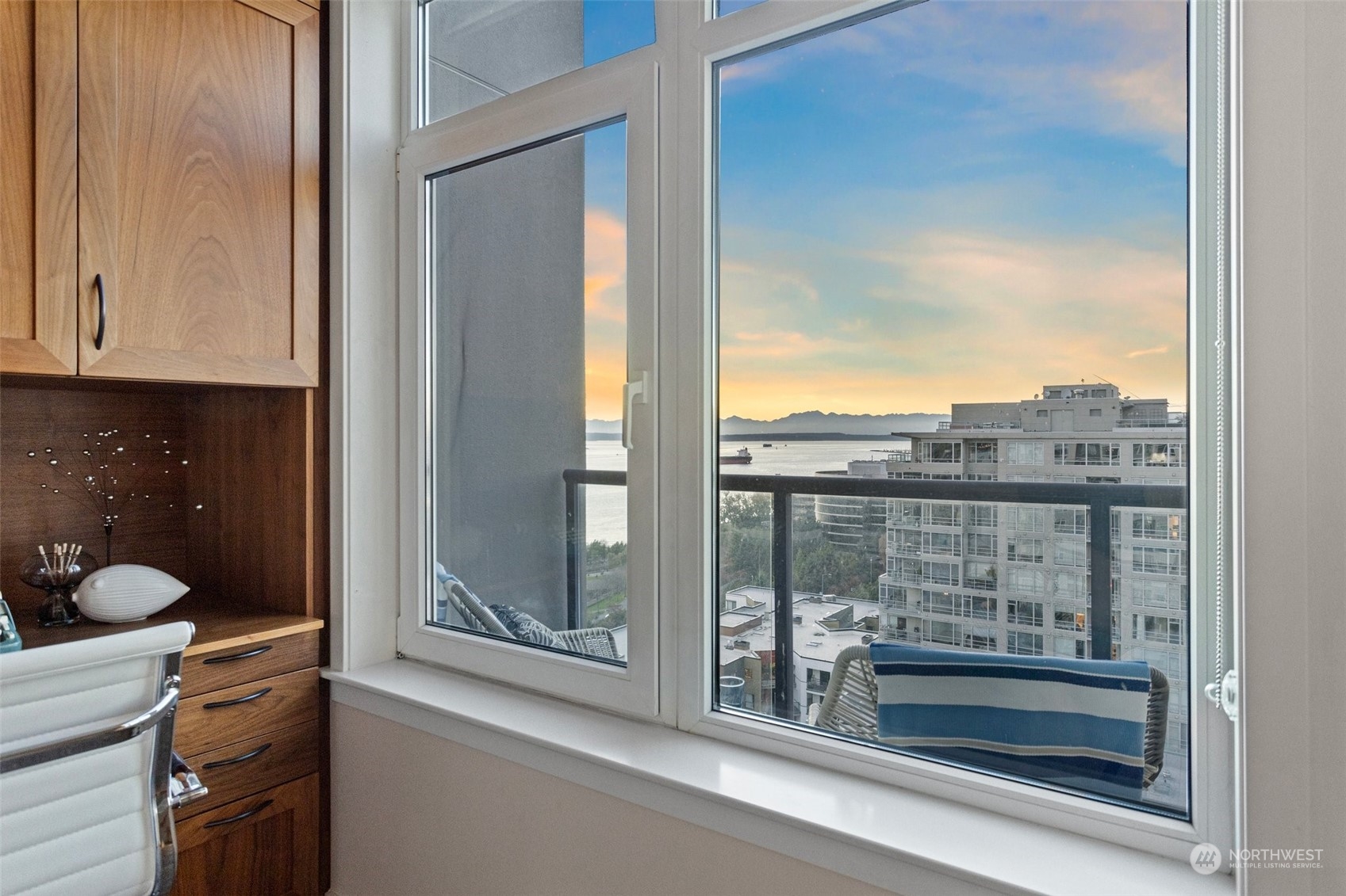 2801 1st Avenue Unit: 1216