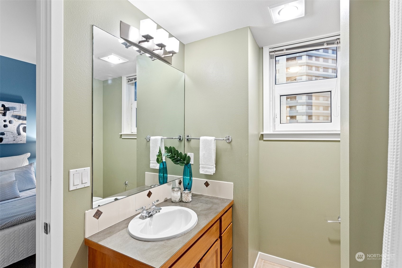 2801 1st Avenue Unit: 1216