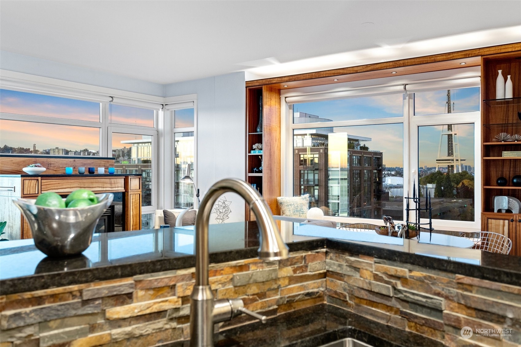 2801 1st Avenue Unit: 1216