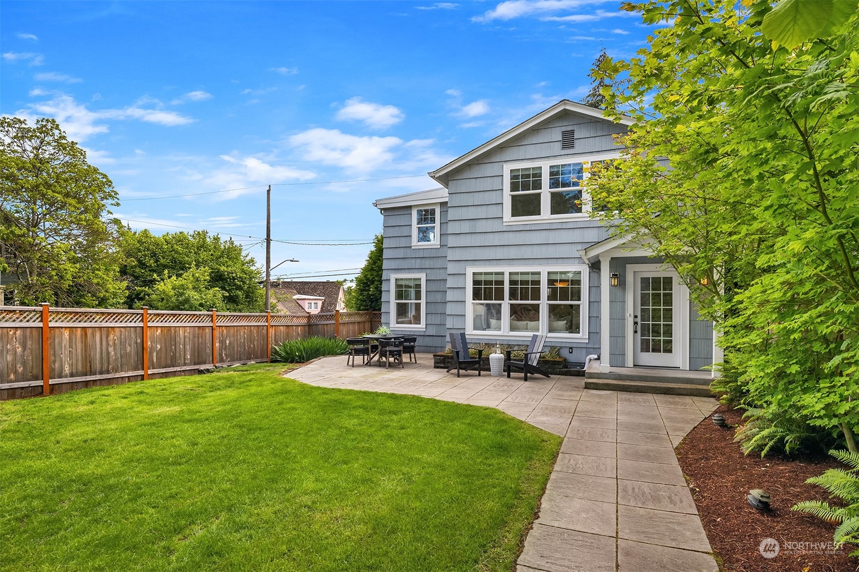5526 17th Avenue NE