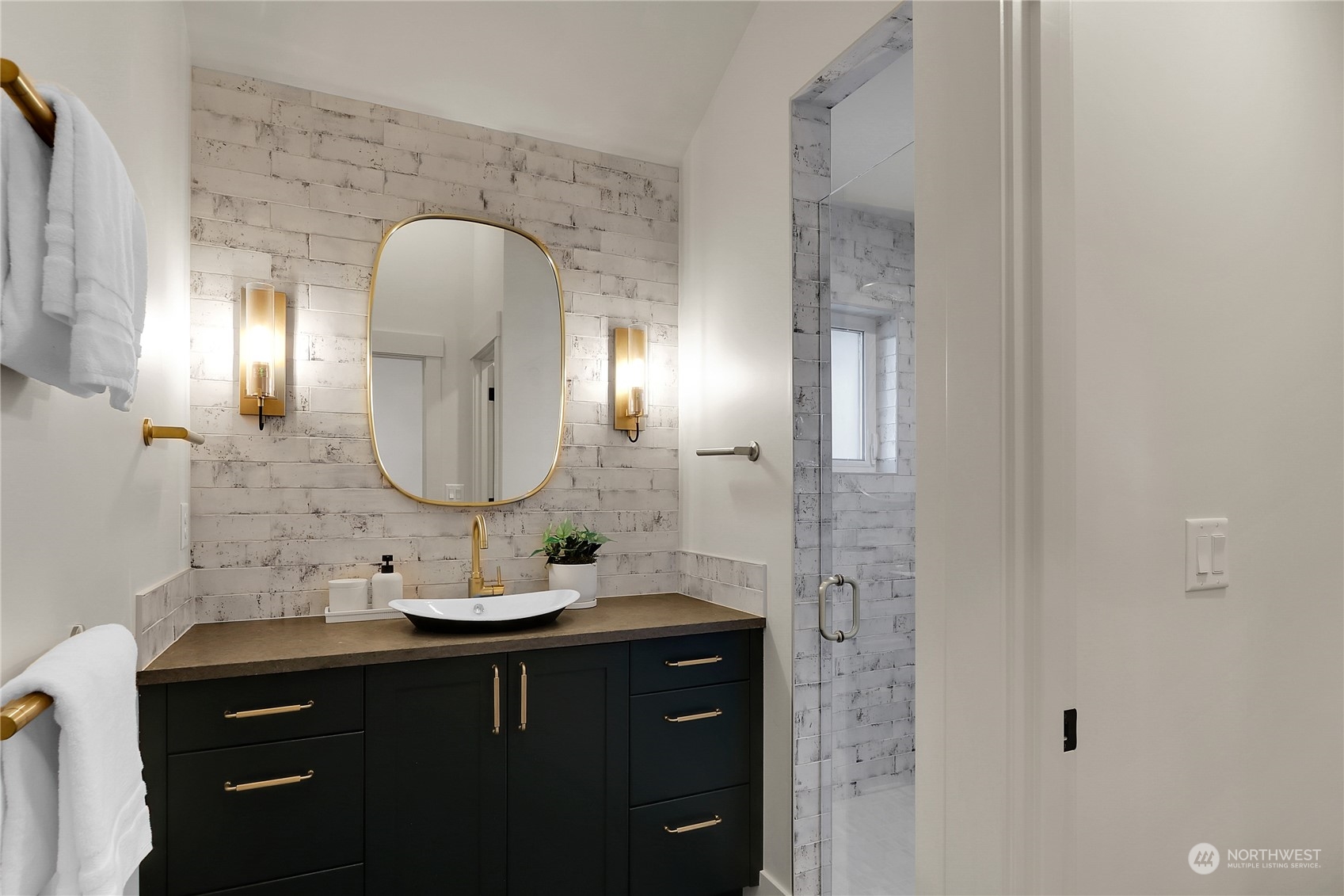 2135 6th Avenue W Unit: 2