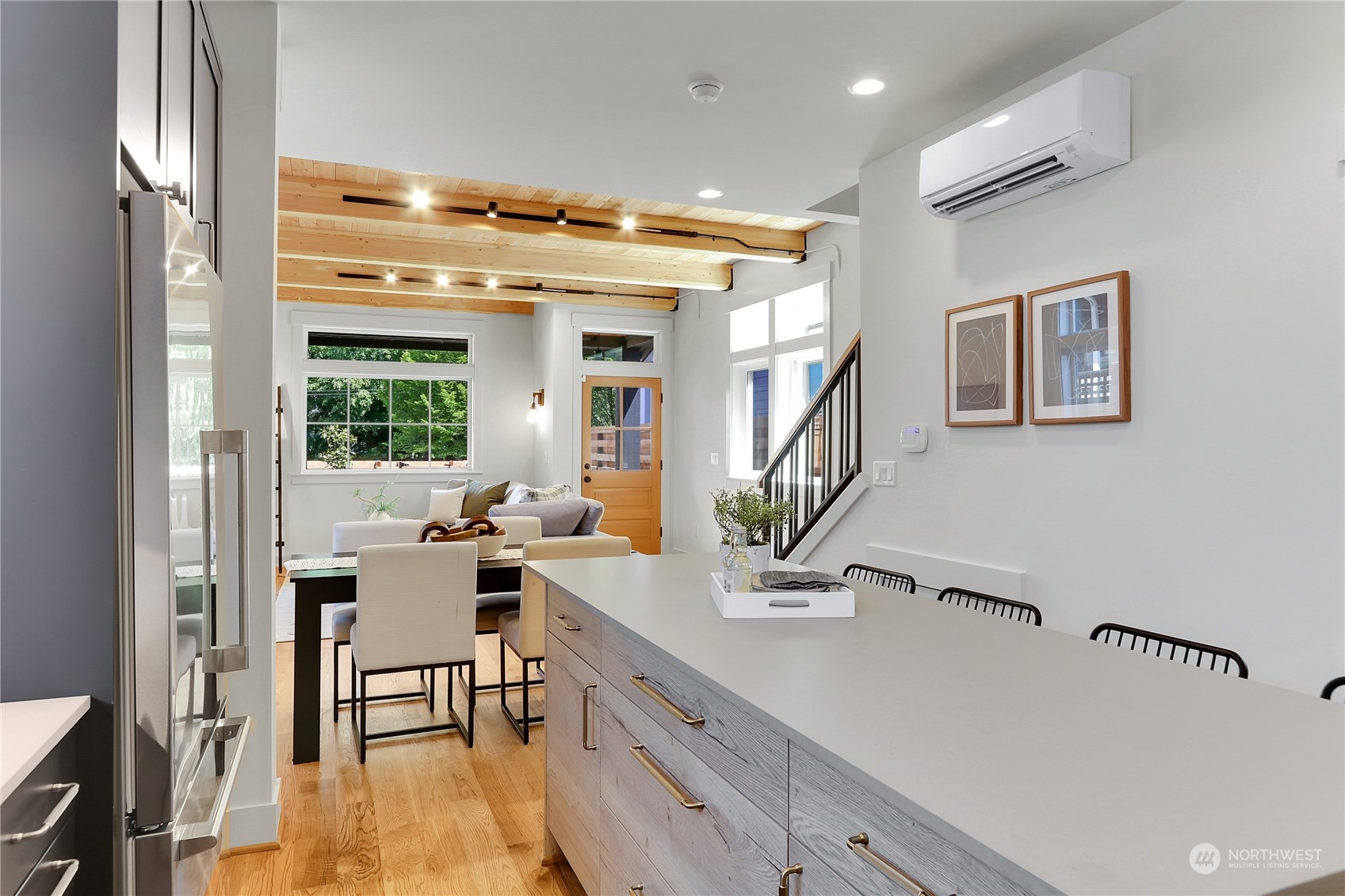 2135 6th Avenue W Unit: 2