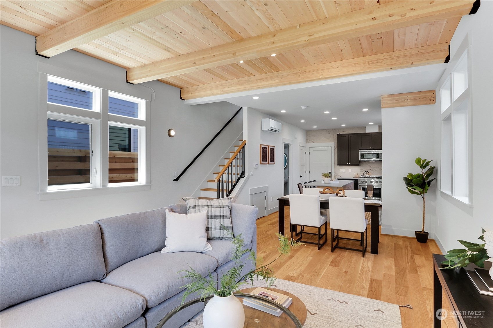 2135 6th Avenue W Unit: 2