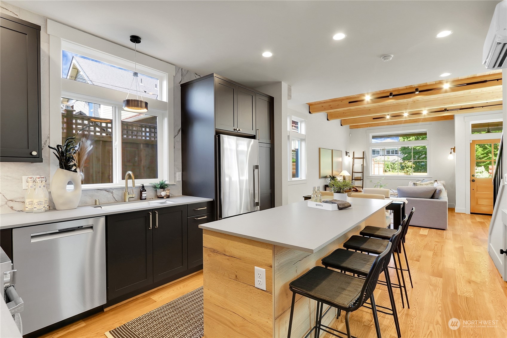 2135 6th Avenue W Unit: 2