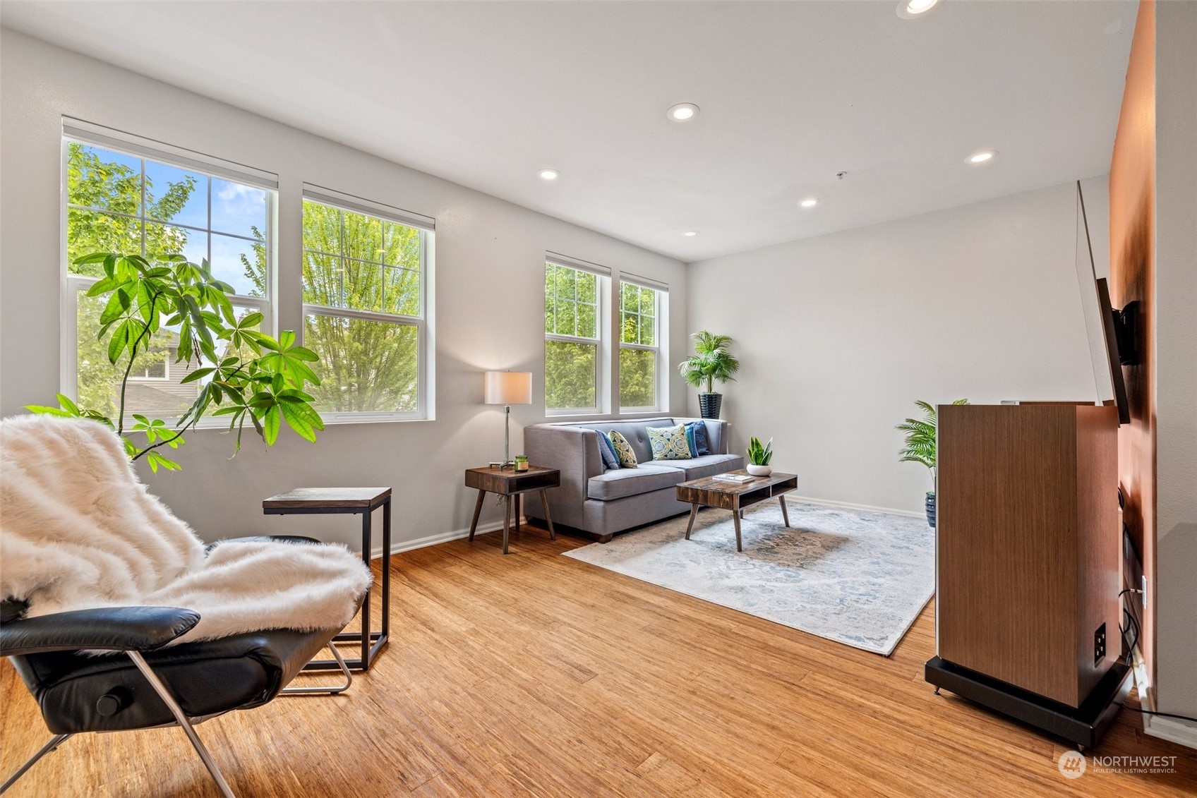 3713 S Holly Park Drive Unit: 4
