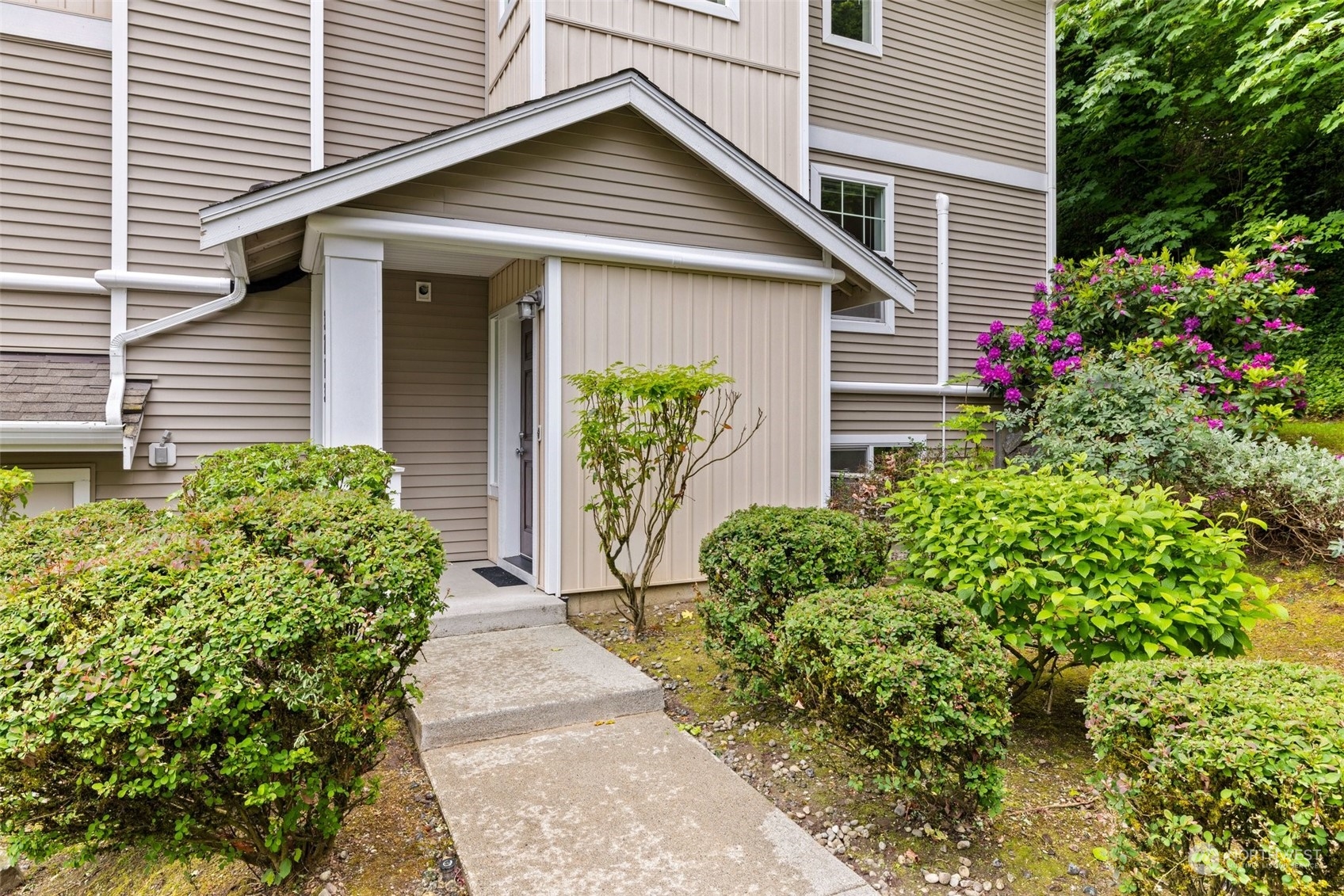 3713 S Holly Park Drive Unit: 4