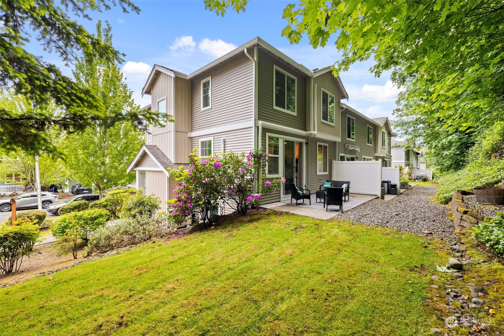 3713 S Holly Park Drive Unit: 4