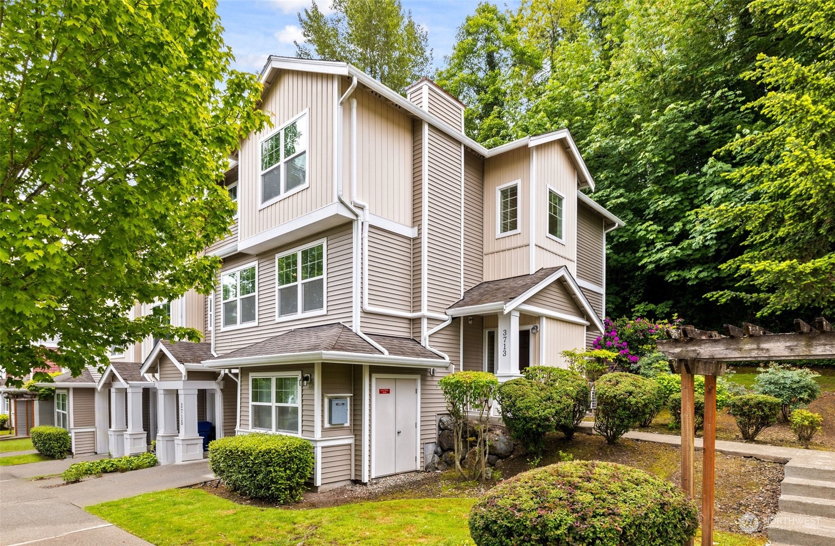 3713 S Holly Park Drive Unit: 4