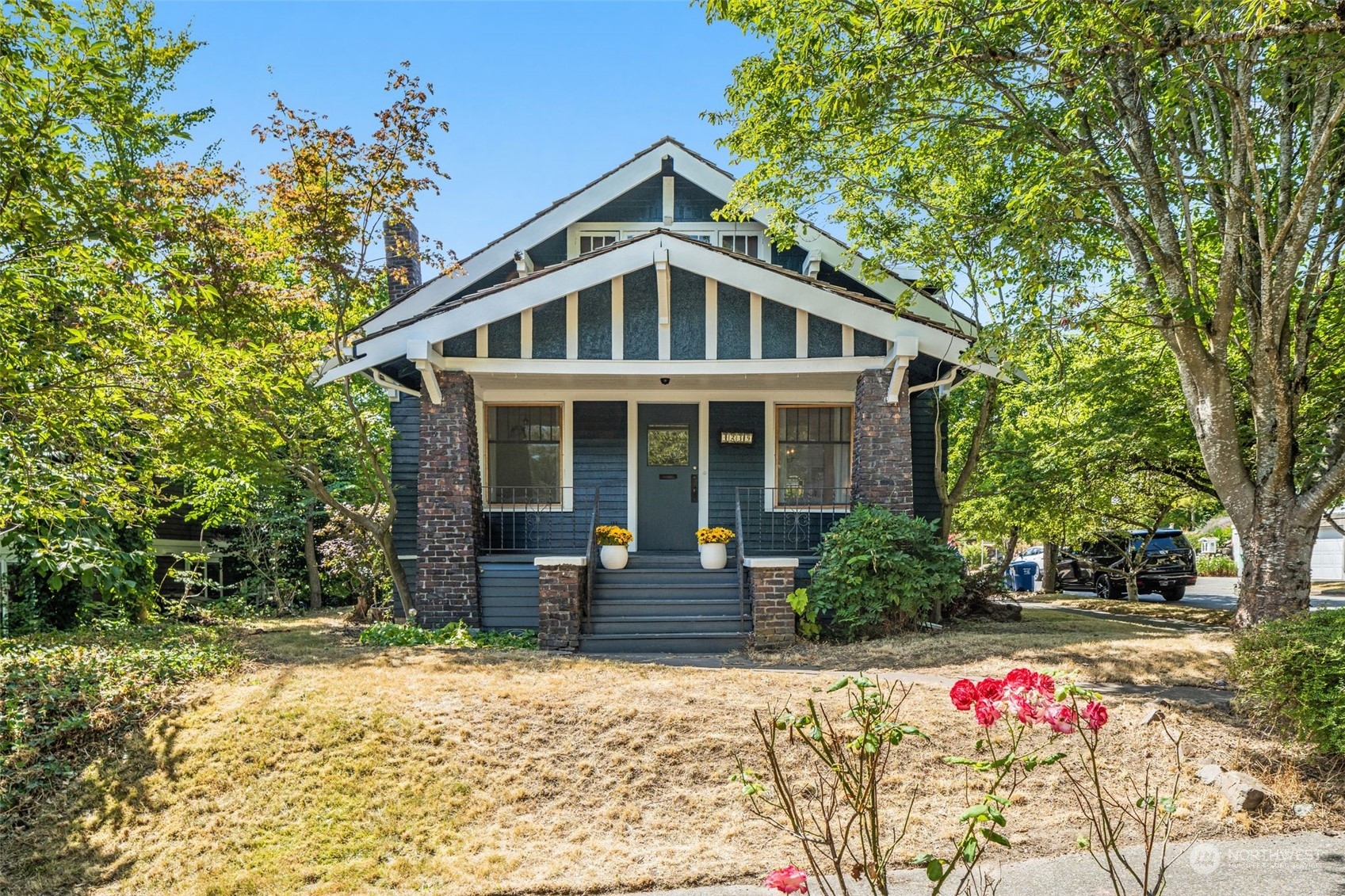 4239 4th Avenue NE