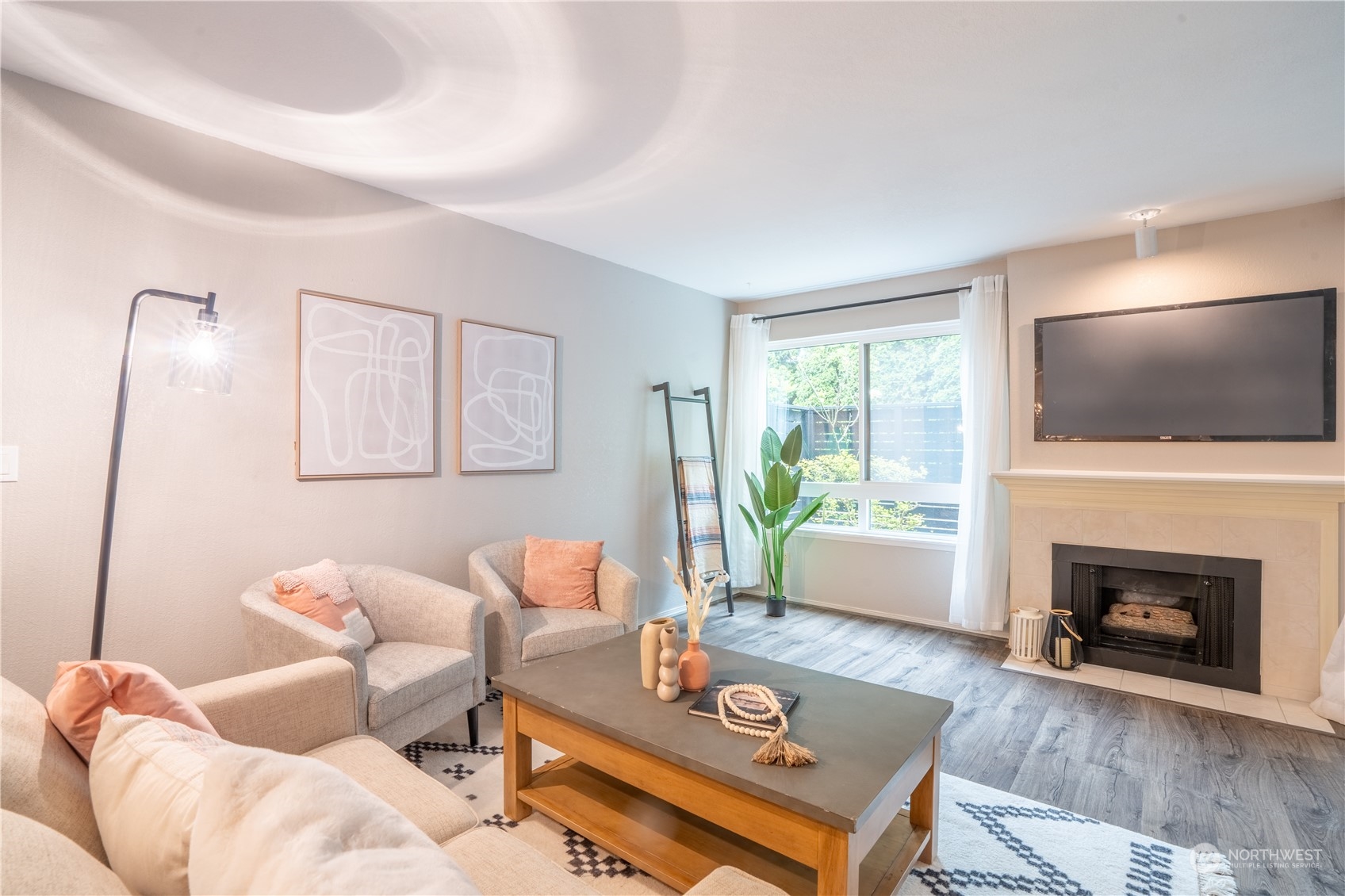 11300 1st Avenue NE Unit: 127