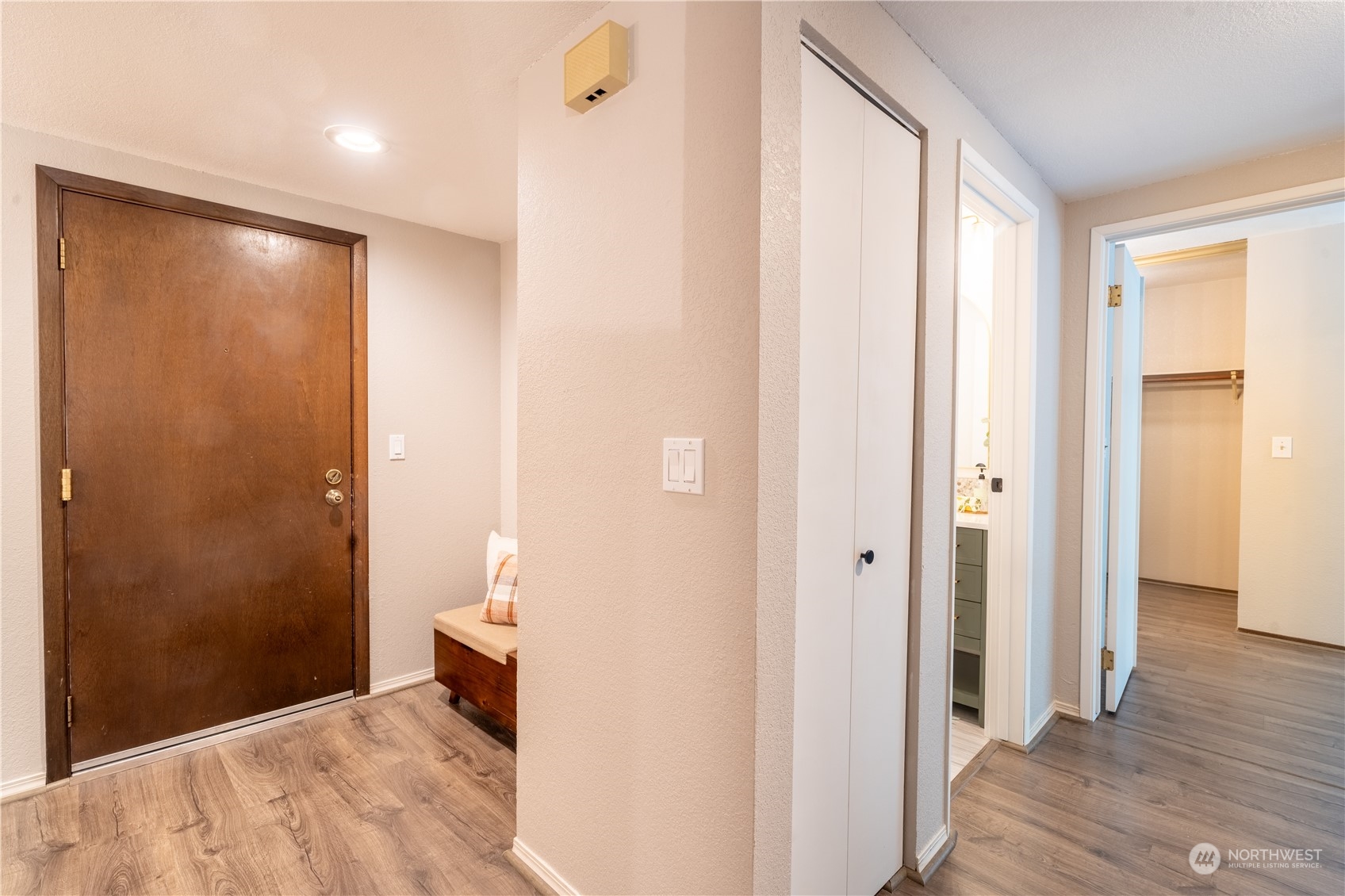 11300 1st Avenue NE Unit: 127