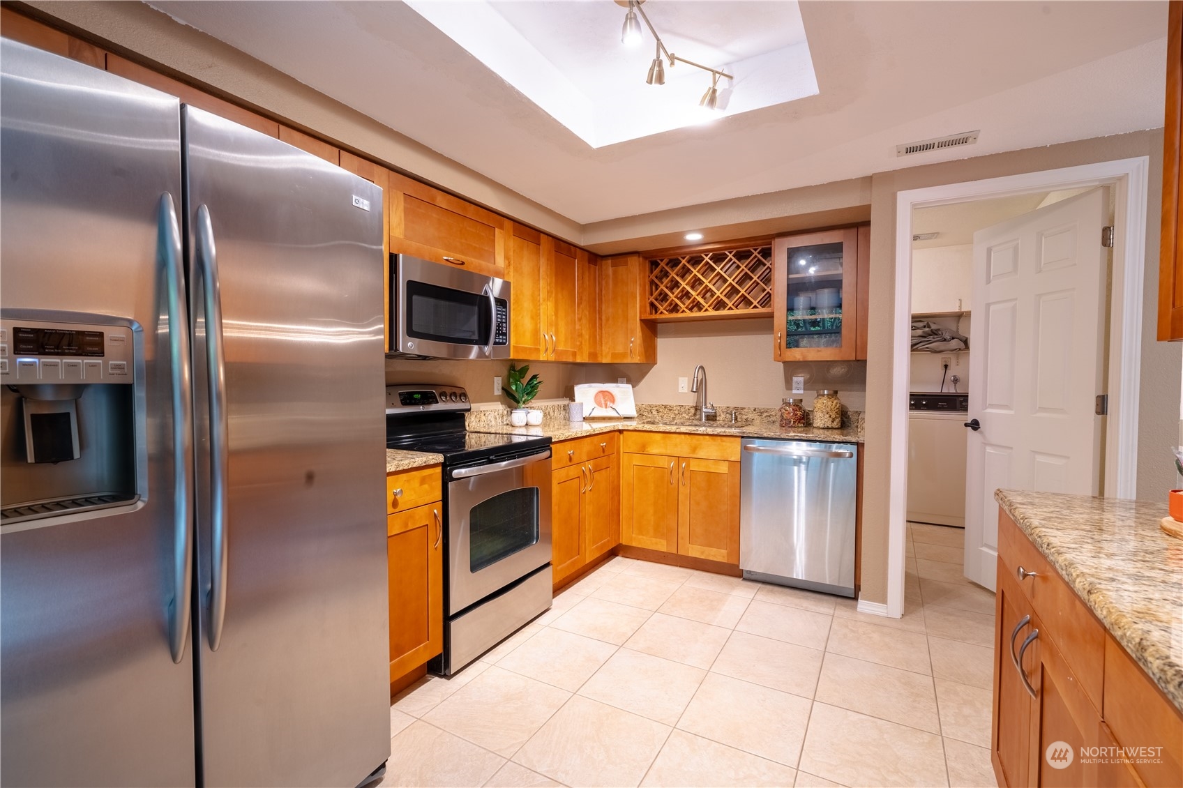 11300 1st Avenue NE Unit: 127