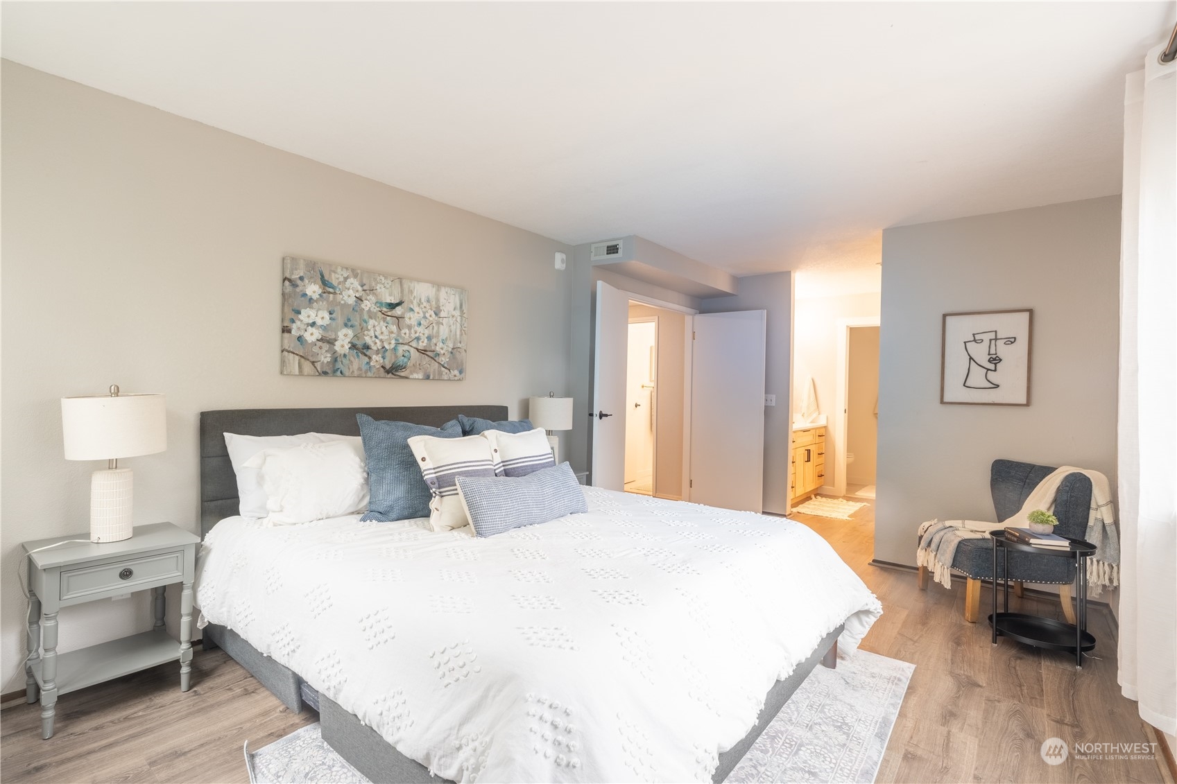 11300 1st Avenue NE Unit: 127