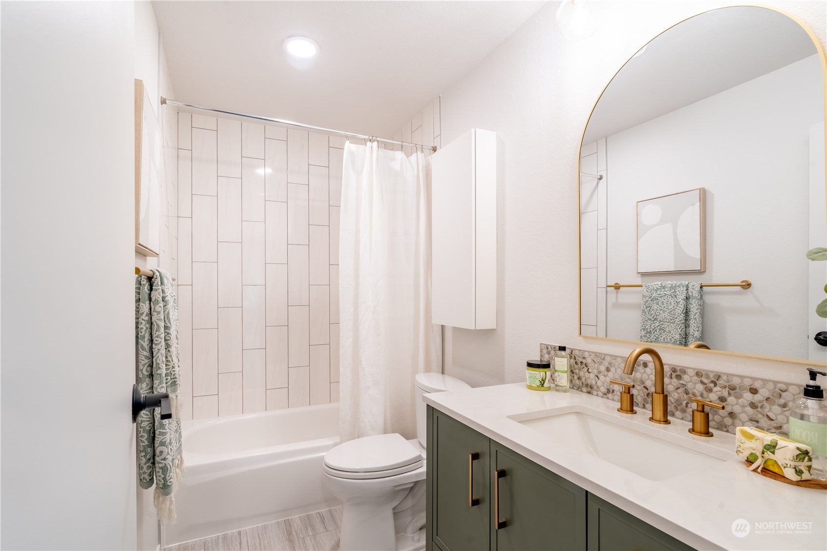 11300 1st Avenue NE Unit: 127