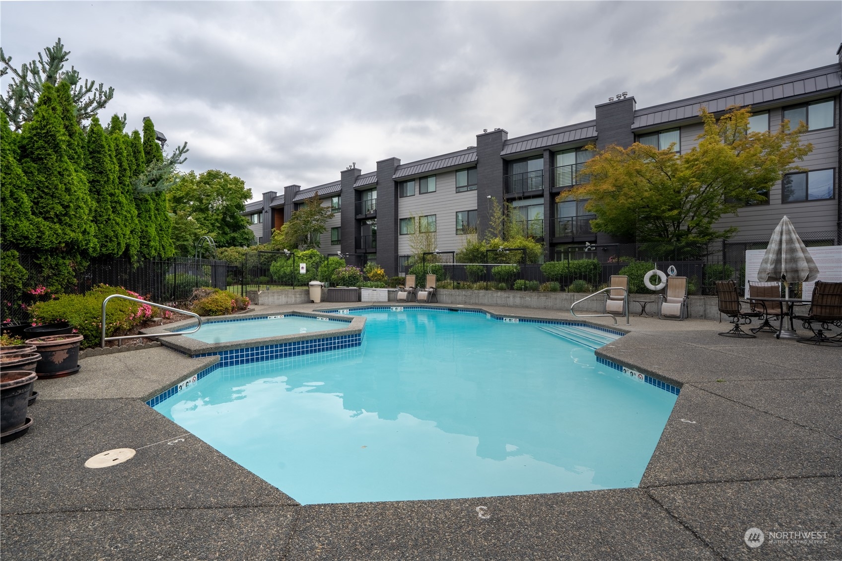 11300 1st Avenue NE Unit: 127
