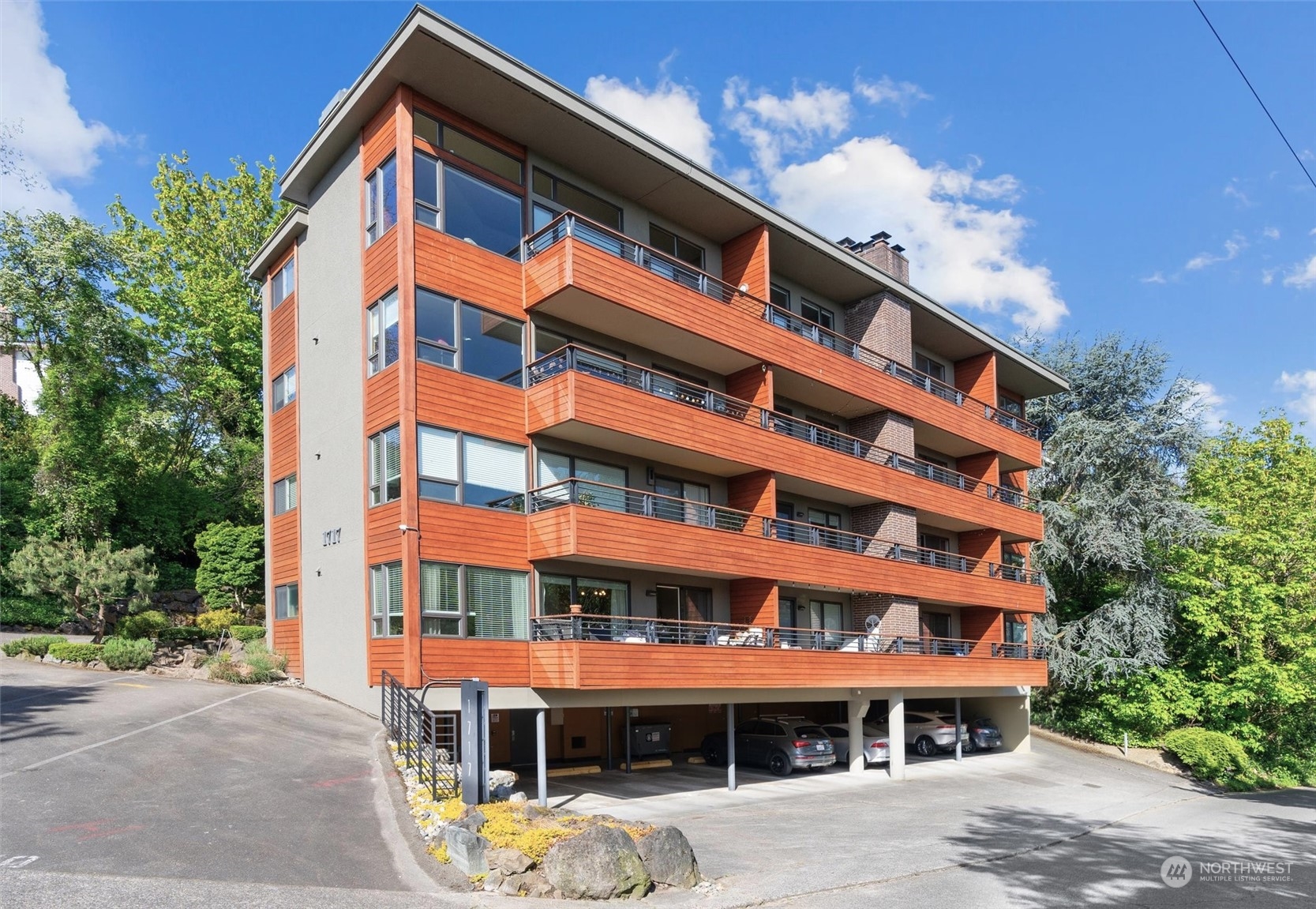 1717 5th Avenue N Unit: 304