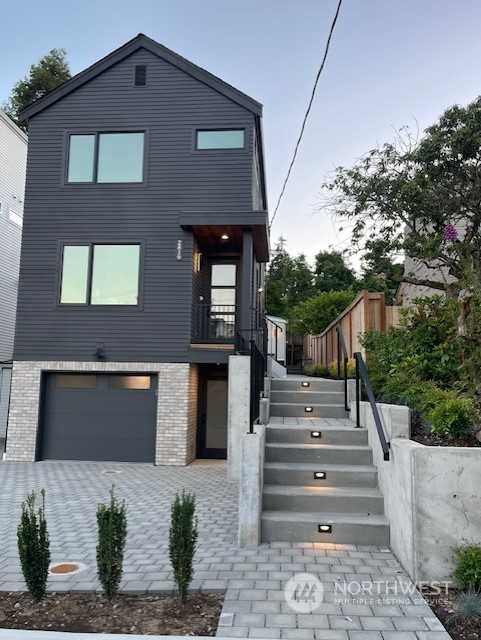 2819 36th Avenue W