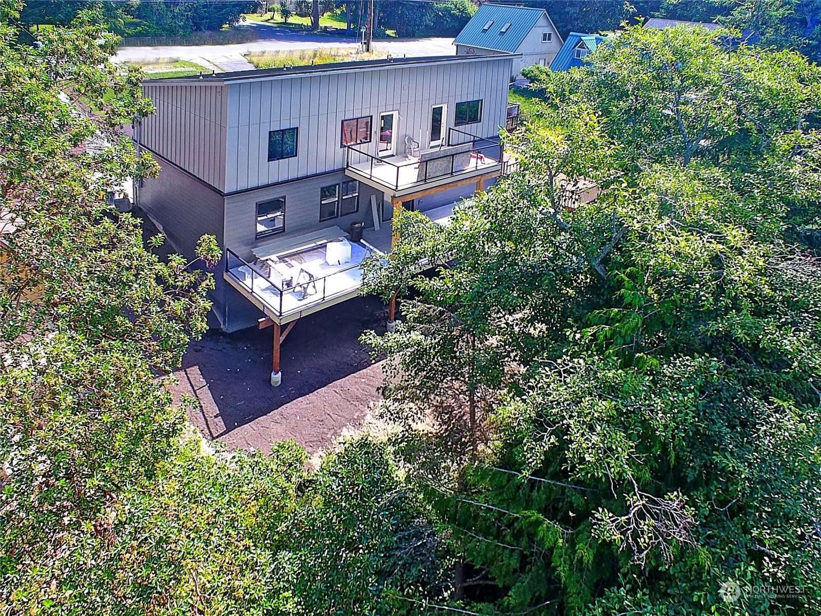 1825 Lake Drive