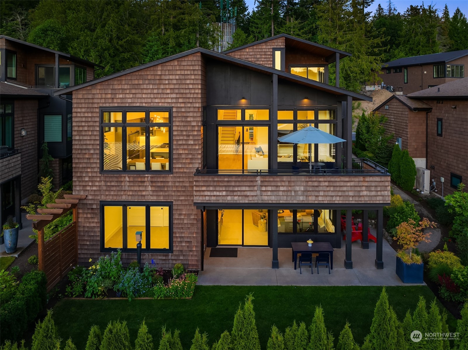 4865 NE Dotson Loop