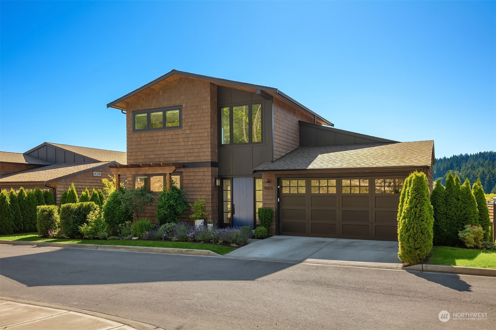 4865 NE Dotson Loop