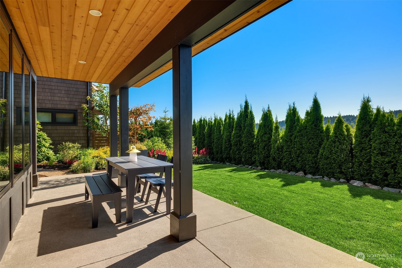 4865 NE Dotson Loop