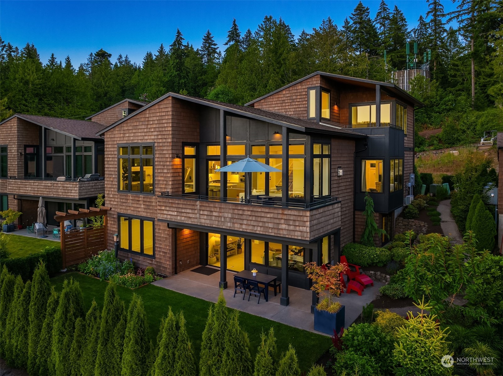 4865 NE Dotson Loop