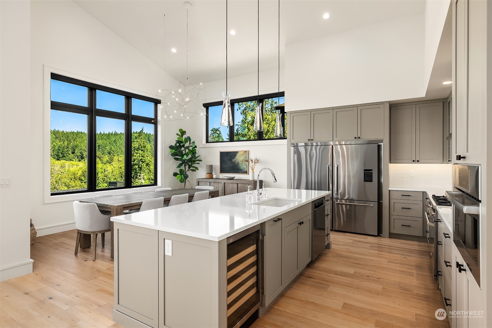4865 NE Dotson Loop